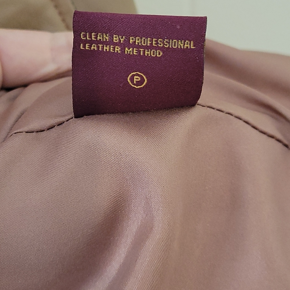 Leather jacket - Picture 4 of 5